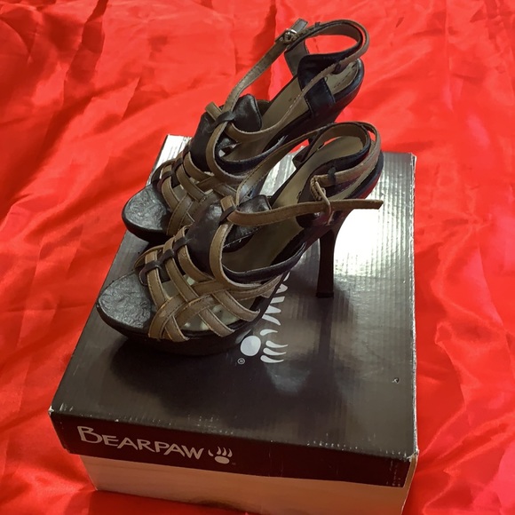 🖤Brown & Black platform heels🖤 - Picture 2 of 4